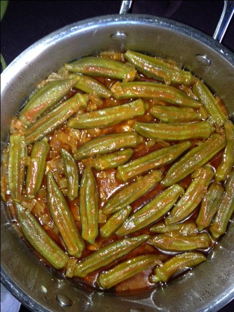 okra done 1 Zucchini Zoodles, Okra Stew, Okra And Tomatoes, Greek Foods, Okra Recipes, Healthy Products, Organic Foods, Crepe Recipes, Greek Dishes