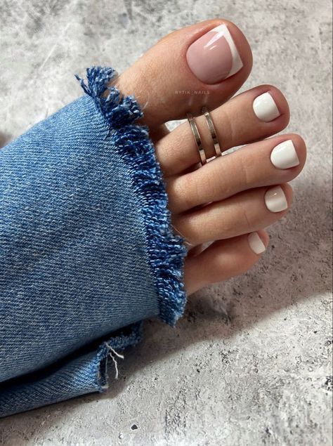 Pedi Ideas Toenails, Toes Nails Colors Summer, Pedicure Designs Toenails 2023, Feet Nails Design Pedicures, Gel Pedicure Ideas Toenails, Nails Feet Pedicure, Spring Toe Nails, Summer Pedicure Designs, Pedicure Ideas Summer