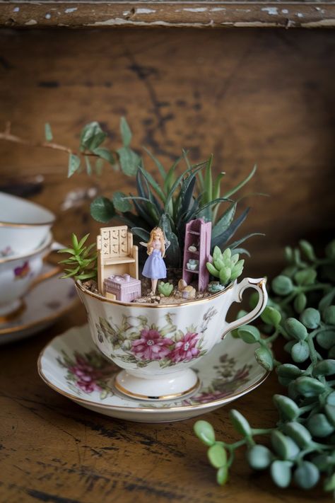 Teacup Fairy Garden, Whimsical Fairy Garden, Teacup Flowers, Spring Tea Party, Teacup Gardens, Teacup Crafts, Tea Gardens, Small Garden Ideas, Mini Fairy Garden