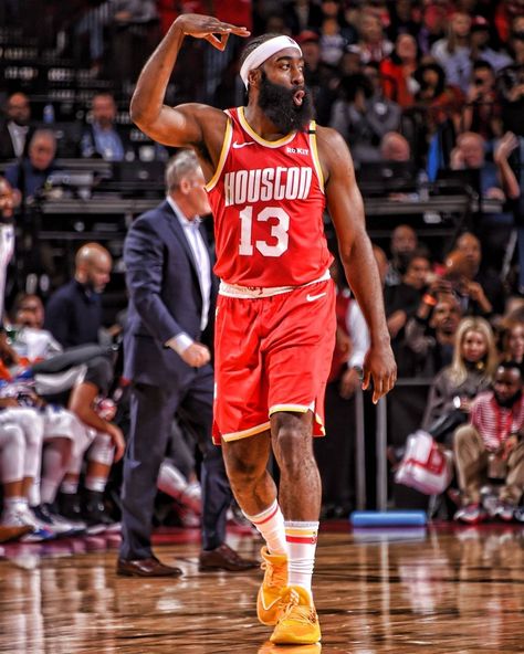 Houston Rockets on Instagram: “𝗛𝗲𝗮𝗱𝗯𝗮𝗻𝗱 𝗛𝗮𝗿𝗱𝗲𝗻. #PlayofTheDay 🚀” Nba Edits, Jordan Photos, Jersey Nike, Nba Wallpapers, Basketball Art, Basketball Legends, James Harden, City Limits, Nba Jersey