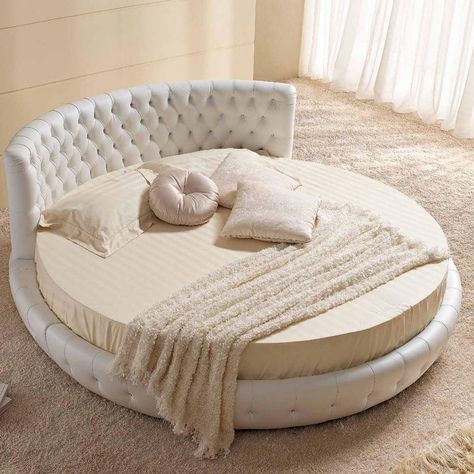 Round Bedroom Ideas, Circle Bed Bedroom Aesthetic, Circled Bed, Big Round Bed, King Size Circle Bed, Round Platform Bed, Circel Bed, Circle Shaped Bed, Circle Bed Aesthetic Room