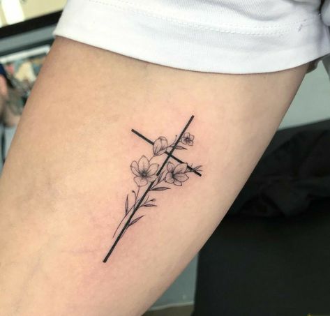 Tattoos For Women Cross With Flowers, Men Tattoo For Wife, Cross With Hibiscus Tattoo, Cross And Flower Tattoo For Women, Jireh Tattoo, Cute Cross Tattoos, Tattoo Artist Tattoo, Mark Tattoo, Cross Tattoos For Women