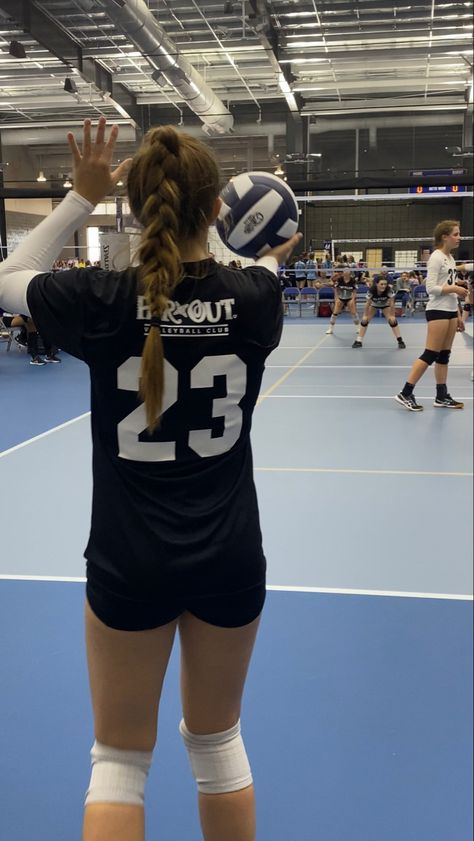 Volleyball Serve, Volleyball Motivation, Volleyball Aesthetic, Volleyball Photography, Volleyball Wallpaper, Volleyball Photos, Volleyball Skills, Ball Aesthetic, Volleyball Inspiration