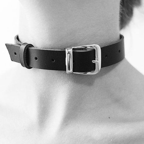 Leather Choker Collars, Black Leather Choker, Leather Choker Necklace, Ring Der O, Leather Chokers, Choker Collar, Leather Collar, Necklace For Women, Leather Accessories