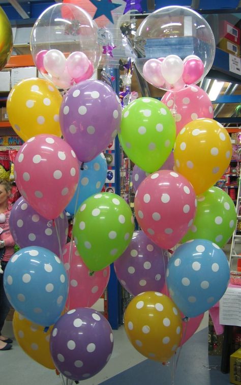 Balloons - love polka dot balloons :o) Wedding Photography Props, Polka Dot Balloons, 16 Balloons, Polka Dot Party, Children Party, Birthday Party Balloon, Decoration Birthday, Colourful Balloons, Pink Balloons