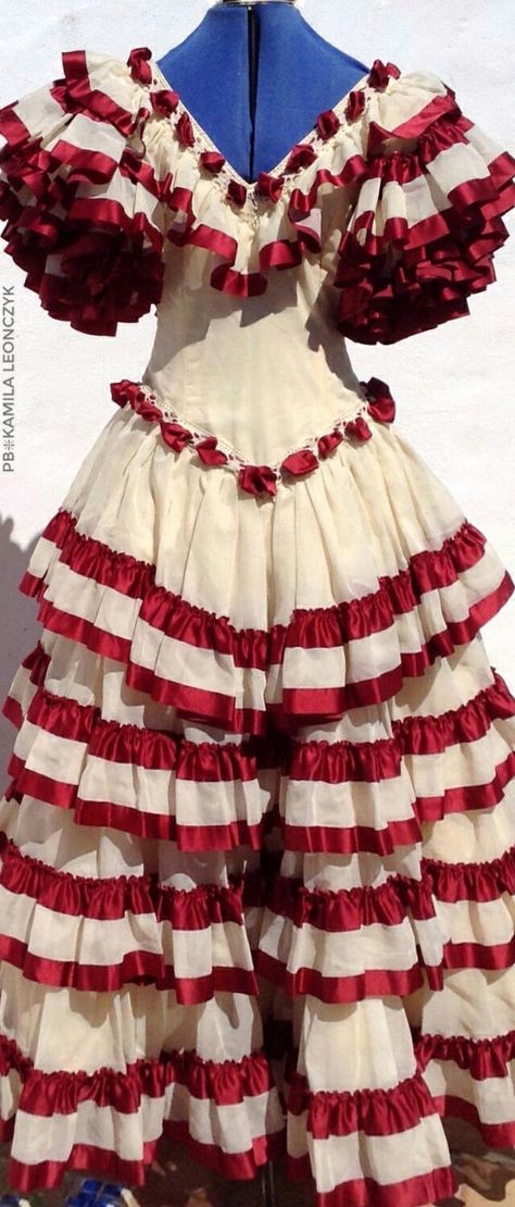 40s Mexican Fashion, Spanish Ruffle Dress, Mexican Clothes Traditional, Traditional Ecuadorian Dress, Traditional Spanish Clothing Women, Spanish Dresses Traditional, Latin American Traditional Clothing, Spanish Clothing Aesthetic, Traditional Caribbean Clothing