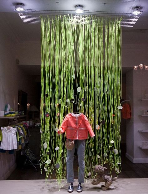 Spring Retail Display, Retail Display Ideas, Boutique Window Displays, Spring Window Display, Spring Paris, Store Front Windows, Window Display Retail, Decoration Vitrine, Store Concept