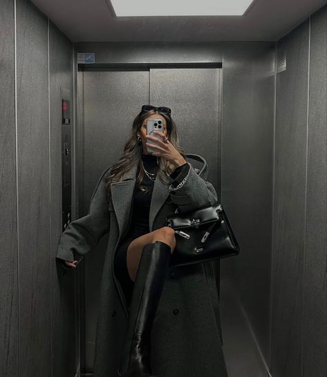 Insta Pictures, Vogue Beauty, French Girl Style, Influencers Fashion, Dressed To Kill, Parisian Chic, Instagram Foto, Who What Wear, Paris Fashion