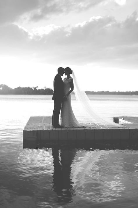 Lake Wedding Pictures, Dock Wedding, Lake Wedding Photos, Boho Winter, Cottage Wedding, Wedding Picture Poses, Lake Photos, Lakeside Wedding, Wedding Photography Styles