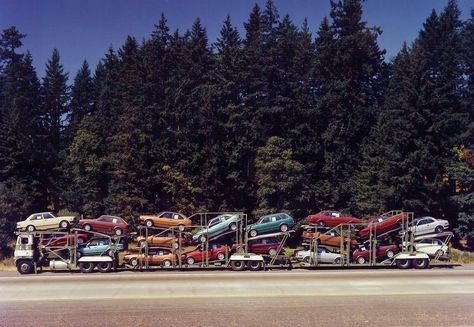 Freightliner coe Convoy 18 Hondas | Not a test load; these t… | Flickr Enclosed Car Hauler, Muscle Car Ads, Tractor Trailer Truck, Car Hauler, Heavy Haul, Freightliner Trucks, Car Dealerships, Old Vintage Cars, Road Train