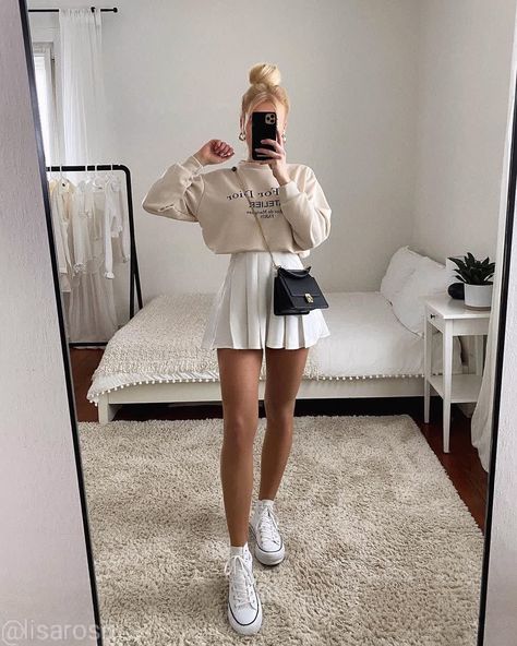 Tennis Skirt Outfits, Rok Outfit, Collage Outfits, Tennis Skirt Outfit, White Tennis Skirt, Trendy Spring Outfits, Smink Inspiration, Rock Outfit, Sporty Outfits