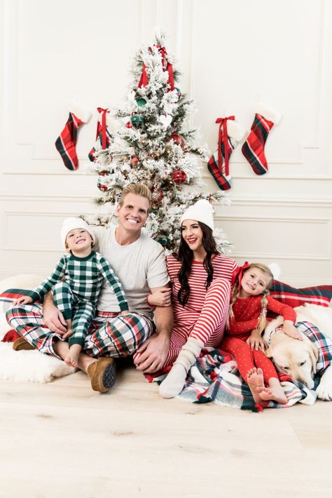 Christmas Pajama Pictures, Christmas Instagram Pictures, Christmas Family Photoshoot, Christmas Pj, Thermal Pajamas, Family Christmas Pictures, Rachel Parcell, Christmas Shoot, Christmas Mini Sessions