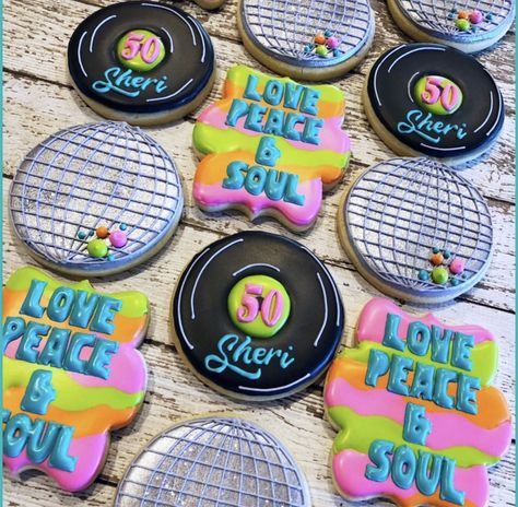 Vinyl Cookies Decorated, 70s Themed Cookies, Disco Themed Cookies, Disco Ball Cookies Decorated, Disco Party Cookies Decorated, 80s Cookies, Disco Cookies 70s, Disco Sugar Cookies, Disco Ball Cookies