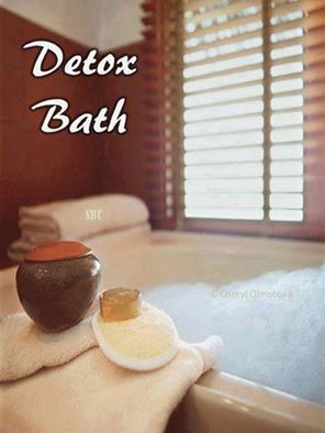 Detox Bath Recipe  1/3 C Epsom salt 1/3 C sea salt 1/3 C baking soda 2 1/2 tsp ground ginger 1 C apple cider vinegar Essential oils Draw a bath with very warm water. Add dry ingredients & vinegar. Soak in bath for 30 min.  After soaking gently rub your skin toward your heart) to clear out toxins. Detox Bath Recipe, Baking Soda For Hair, Bath Detox, Detox Bath, Skin Detox, Baking Soda Uses, Coffee Scrub, Bath Soak, Detox Recipes