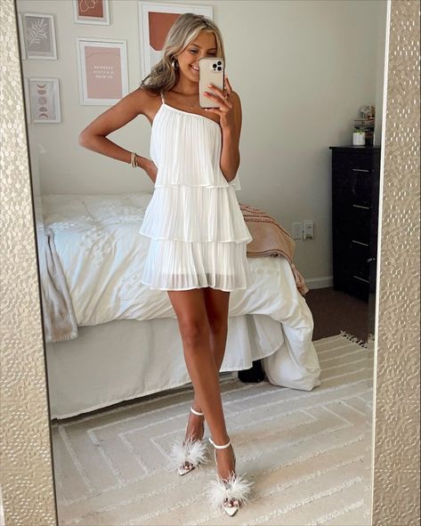 Graduation Dresses For The Class of 2022 Dressed For Graduation, Extra Graduation Dresses, Graduation Dress College 2023, White Classy Graduation Dress, College Graduation Black Dress, White Graduation Dresses High School, White Dress Under Graduation Gown, Highschool Graduation Dresses White, College Graduation Party Outfit Ideas