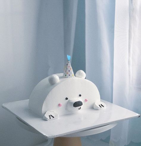 Cute Bear Cake, Half Cake, Half Birthday Cakes, Christmas Fairy Lights, Korean Cake, Buttercream Cake Decorating, Bear Cake, Mini Cakes Birthday, Cartoon Cake