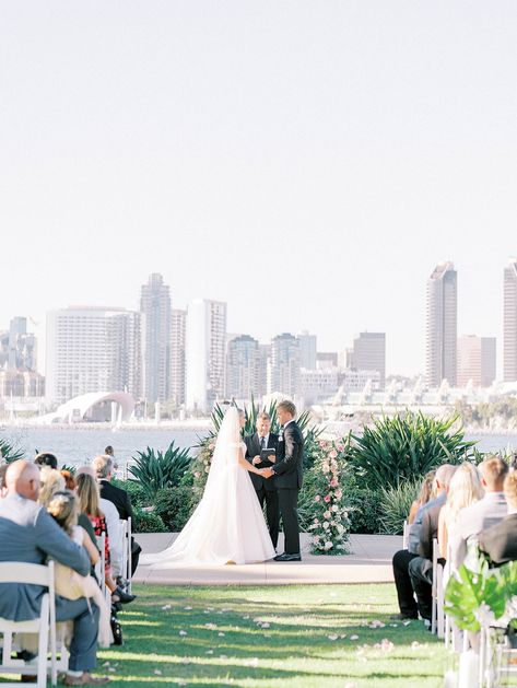 Coronado Marriott Wedding by San Diego wedding photographer Camila Margotta Photography. San Diego skyline wedding Coronado Wedding, Coronado Island San Diego, Coronado San Diego, San Diego Skyline, Moving To San Diego, Skyline Wedding, Coronado Island, Marriott Resorts, Downtown San Diego