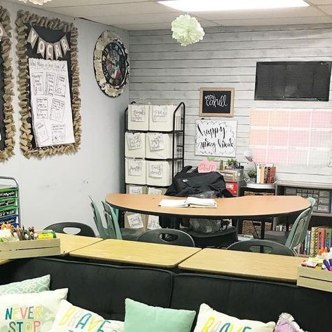 359 likes, 16 comments - thehungryteacher8th on March 20, 2019: "Here’s my little classroom makeover. I didn’t change a ton but I did move some bookshelves around, cleaned up my bulletin boards, and...". Hs Classroom, Classroom Designs, Classroom Makeover, Resource Room, Classroom Design, Get Moving, March 20, Binders, Who Knows