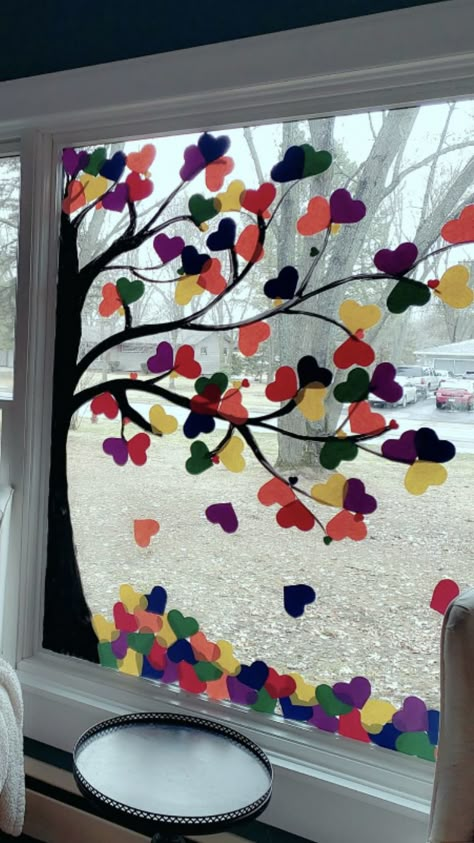 Classroom Window Decorations, Paper Flower Centerpieces, Toilet Paper Crafts, Toddler Arts And Crafts, Paper Towel Roll Crafts, Toddler Art, Homecoming Proposal Ideas, Paper Towel Rolls, Window Art