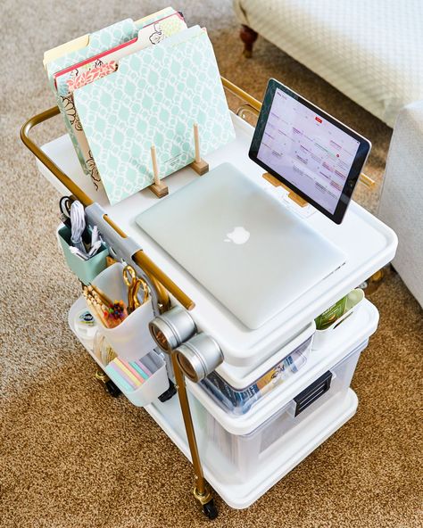 If you are still lugging your office equipment around your home, this mobile cart is a dream come true. Using upgrades and smart storage hacks, any basic rolling cart can be transformed into a moveable workstation. #officeideas #workfromhome #diydeskideas #smallofficeideas #bhg Office Cart, Small Office Storage, Teacher Cart, Rolling Desk, Mobile Desk, Mobile Cart, Organization Cart, Mobile Office, Rolling Cart