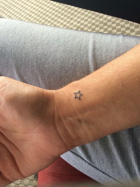 Minimalist Wrist Tattoo, Petite Tattoos, Star Tattoo, Cute Tiny Tattoos, Small Hand Tattoos, Poke Tattoo, Minimalist Tattoos, Classy Tattoos, 1 Tattoo