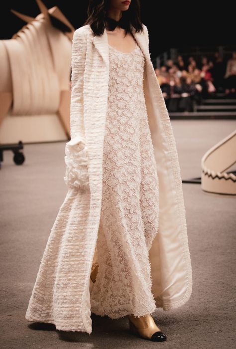 Channel 2023 Spring Summer, Lace Runway 2023, Chanel Haute Couture Dress 2023, Chanel Maxi Dress, Chanel Summer 2023, Chanel Haute Couture 2023, Chanel 2023 Spring Summer, Channel Fashion Show, Chanel Haute Couture Dress