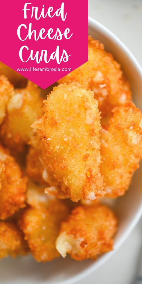 Fried Cheese Curds Recipe, Homemade Cheese Curds, Deep Fried Cheese Curds, Cheese Curds Recipe, Fried Cheese Bites, Wisconsin Cheese Curds, Fried Cheese Curds, Deep Fried Recipes, Famous Dishes