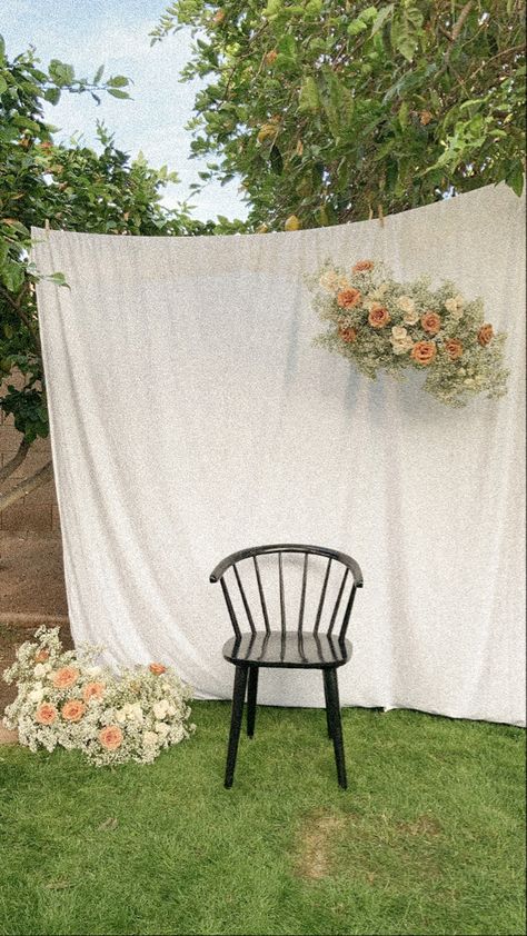 Floral Cloud, Bridal Shower Pictures, Outdoor Bridal Showers, Outdoor Backdrops, Mommy And Me Photo Shoot, Bridal Shower Inspo, Photoshoot Backdrops, Diy Photo Backdrop, Bridal Shower Backdrop