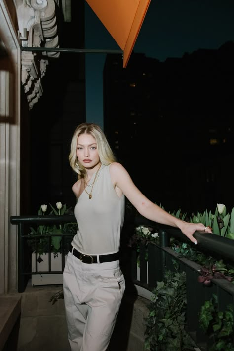 Gigi Hadid Looks, Gigi Style, Gigi Hadid Outfits, Bella Gigi Hadid, Gigi Hadid Style, Gigi And Bella, Hadid Sisters, Gigi Bella, Hadid Style