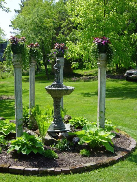 Porch Post Ideas Repurposed, Repurposed Porch Posts, Old Porch Posts Repurposed, Old Columns Repurposed, Garden Pillar, Garden Pedestal, Garden Renovation, Tattoo Plant, Raised Flower Beds