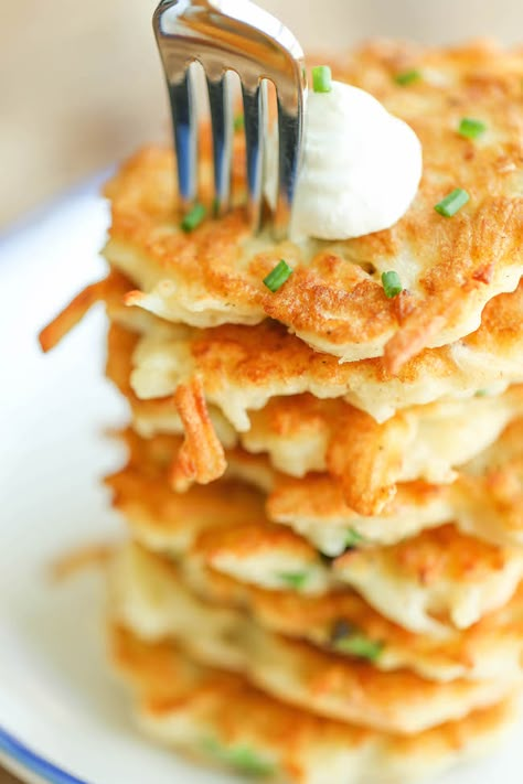 Easy Polish Recipes, Polish Potato Pancakes, Potato Pancake Recipe, Potato Pancakes Easy, Potatoe Pancake Recipe, Potato Pancake, Frozen Hashbrowns, Dessert Simple, Pancakes Easy