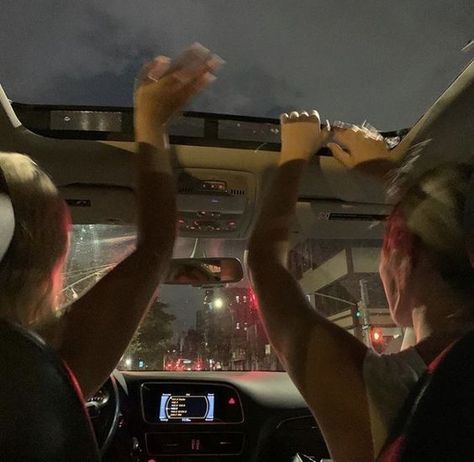 Singing In The Car, Lifestyle Aesthetic, Friend Goals, Dream Lifestyle, Teenage Years, Best Friend Pictures, Summer Dream, Teenage Dream, Night Aesthetic