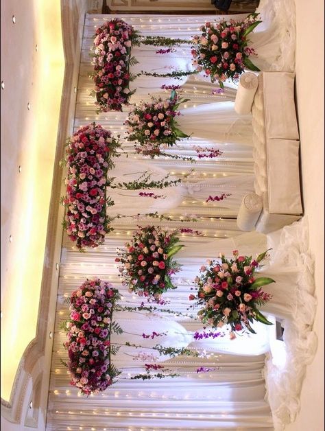 Sagai Decoration, Reception Stage Decoration Backdrops, Marriage Hall Decoration, Engagement Stage Decoration, Reception Stage Decor, Simple Stage Decorations, Wedding Stage Backdrop, Wedding Hall Decorations, Wedding Background Decoration