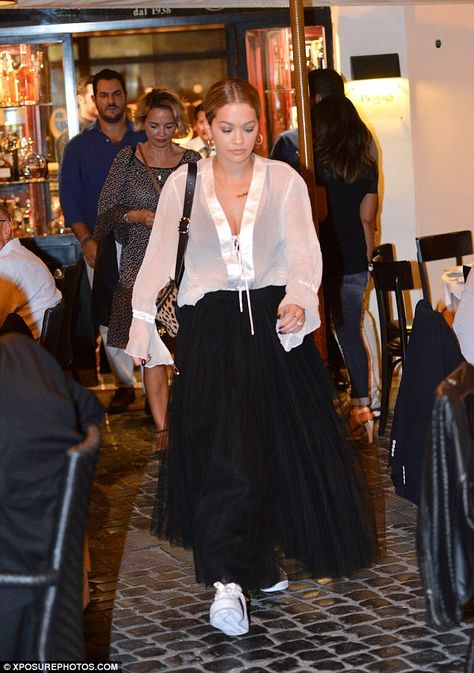 Beauty: For the dinner, the songstress donned a black net skirt and a sheer… Black Tulle Skirt Outfit Casual, Tulle Skirt Outfit Casual Street Style, Black Net Skirt, Black Tulle Skirt Outfit, Tulle Skirt Outfits Casual, Tulle Skirt Outfits, Outfits 40s, Tulle Skirt Outfit, Rita Ora Style