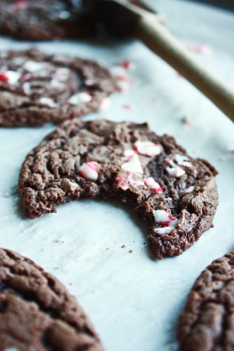 Peppermint Hot Chocolate Cake Mix Cookies Chocolate Cookies With Peppermint, Christmas Cookie Gifts, Cookies With Peppermint, Hot Chocolate Cake, Peppermint Bark Recipe, Peppermint Bark Recipes, Chocolate Cake Mix Cookies, Christmas Sweet Treats, Chocolate Peppermint Cookies