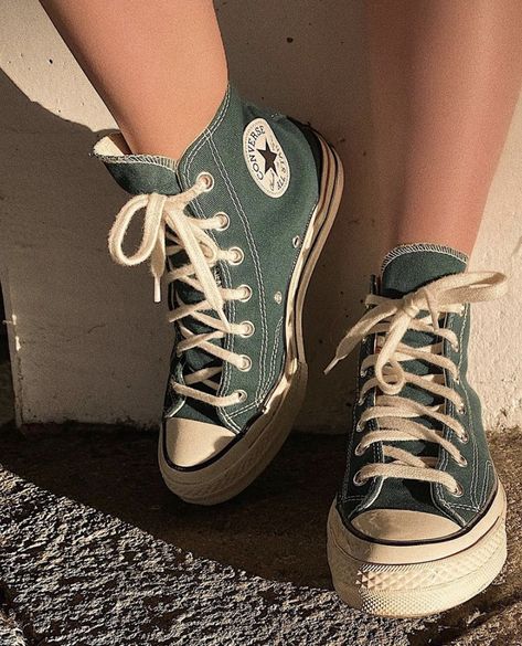 Cute Converse Outfits, Drip Clothes, Fall Converse, Aesthetic Converse, Cute Converse Shoes, Converse Aesthetic, Cute Converse, Dr Shoes, Trendy Shoes Sneakers