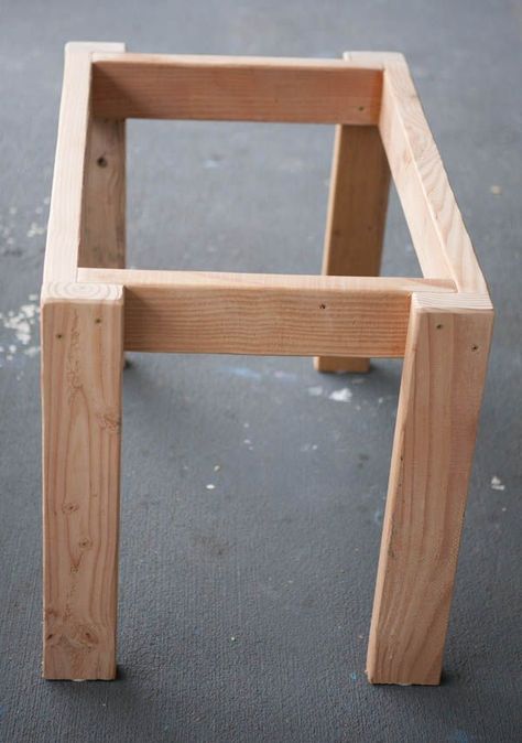 Diy Table Legs Wood, Simple Diy Table, Table Legs Wood, Diy Table Legs, Diy Holz, Wood Furniture Diy, Diy Coffee Table, Woodworking Bench, Into The Woods