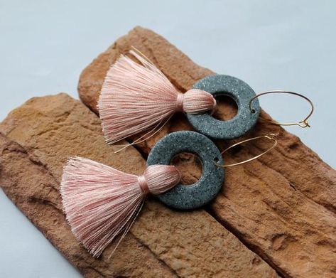 Clay Therapy, Polymer Clay Jewelry Tutorials, Polymer Earrings, Polymer Clay Diy, Polymer Clay Jewelry Diy, Clay Ornaments, Polymer Jewelry, Clay Jewelry Diy, Textile Jewelry