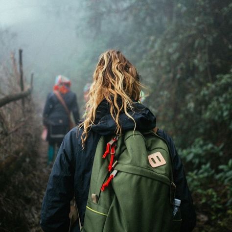 pinterest / @lilyxritter Hiking Day Pack, Model Citizen, Travel Trends, Sustainable Lifestyle, Oh The Places Youll Go, Camping Hacks, Get Outside, Instagram Foto, Adventure Awaits