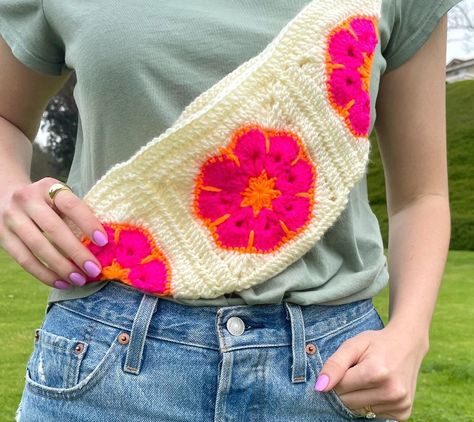 Crochet Sling Bag Free Pattern, Crochet Fanny Pack Free Pattern, Crochet Bags For Beginners, Crochet Belt Bag, Crochet Fanny Pack, Belt Bag Pattern, Scrubbies Crochet, Crochet Crossbody Bag, Crochet Belt