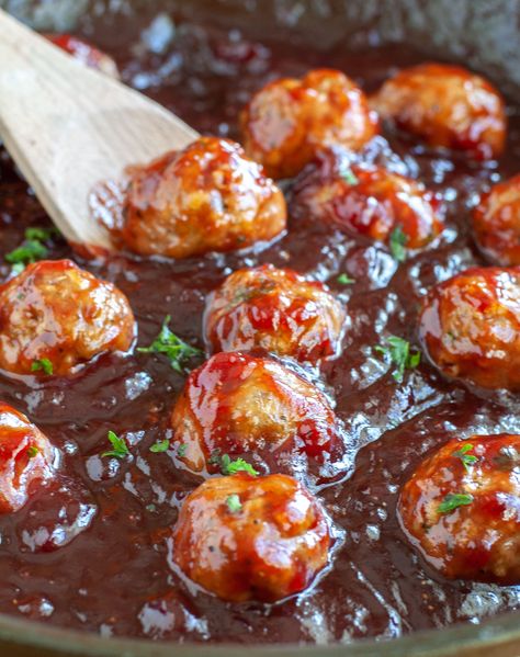 Turkey Meatballs in Cranberry BBQ Sauce Turkey Meatball Sauce, Cranberry Bbq Sauce, Bbq Turkey Meatballs, Turkey Meatballs Crockpot, Cottage Recipes, Ramadan Recipe, Cranberry Meatballs, Cranberry Turkey, Turkey Meatballs Baked