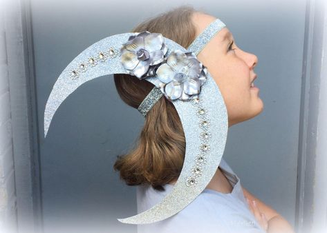 Silver Moon Costume, Moon headband, moon headpiece, costumes for women, costumes for girls, solar system party, 1920s headpiece, 1920s moon by Hairfetti on Etsy https://www.etsy.com/listing/559864999/silver-moon-costume-moon-headband-moon Angel Headpiece, Sun Headpiece, Fall Fairy Costume, Solar System Party, Sun Headband, Moon Headpiece, Space Girl Costume, Celestial Headpiece, Moon Headband