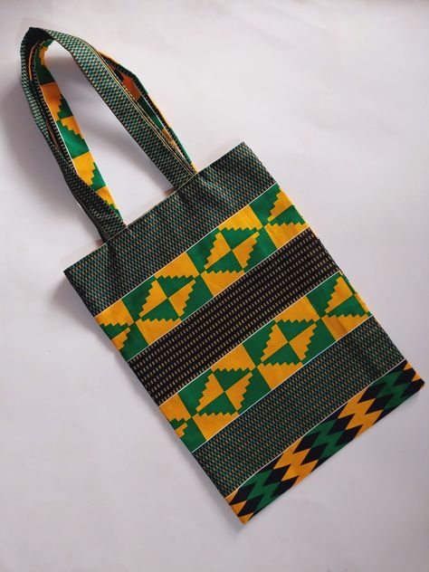 African Print Bags Totes, Ankara Tote Bag, African Bag, Ankara Designs, African Textile, Bag Designs, Batik Fabric, African Design, Fabric Bags