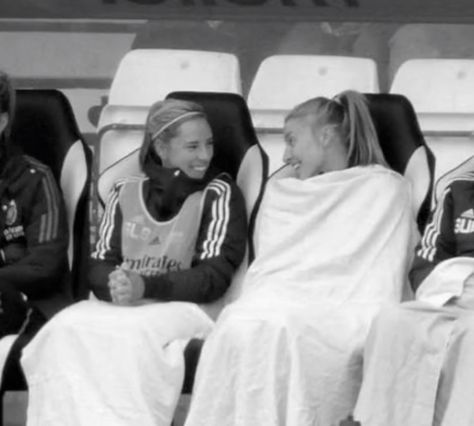 Leah Williamson And Jordan Nobbs, Woso Football, Woso Couples, Jordan Nobbs, Lionesses Football, Soccer Couples, England Ladies Football, Female Footballers, Arsenal Wfc