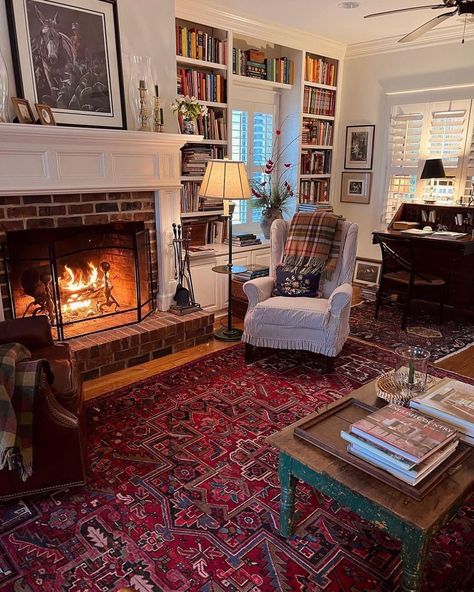 Traditional Eclectic, Public Libraries, Interior Design Per La Casa, Nancy Meyers, All About Books, Design Del Prodotto, Dream House Interior, Eclectic Home, About Books