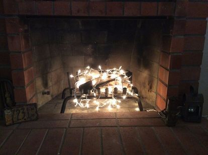 your fireplace sans fire , christmas decorations, fireplaces mantels, lighting, seasonal holiday decor Glow Bottle, Fresh Christmas Wreath, House Candle Holder, Leaf Candle Holder, Christmas Tree Drawing, Diy Christmas Lights, Leaves Candle, Faux Fireplace, Warm Christmas