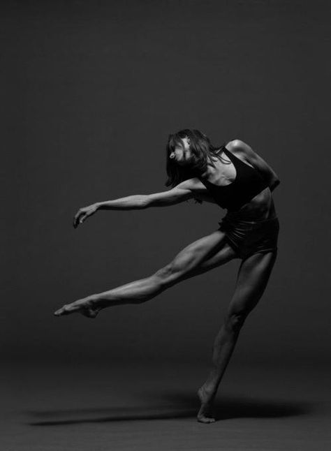 DANCE Dance Full Body Shots, Dancers References, Edgy Dance Photography, Dramatic Dance Poses, Artsy Dance Photos, Contemporary Ballet Poses, Black And White Dance Photography, Two Person Dance Poses, Easy Contemporary Dance Poses