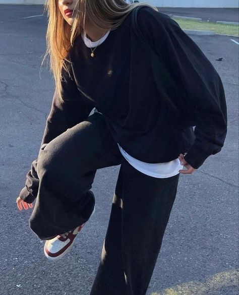 Tomboy Outfits Styling Guide #tomboy #tomboyoutfits 00s Mode, 2022 Outfits, Looks Pinterest, Downtown Outfits, Tomboy Outfits, Tomboy Style Outfits, Looks Street Style, Swaggy Outfits, Mode Inspo