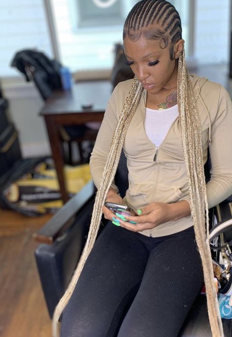 Long Small Straight Back Cornrows, Ombre Straight Back Braids, Small Straight Back Feed In Braids Long, Small Straight Back Feed Ins, 613 Feed In Braids, Ombre Straight Back Cornrows, Feed In Braids Cornrows With Color, Blonde Stitch Braids Black Women, Brown Feed In Braids