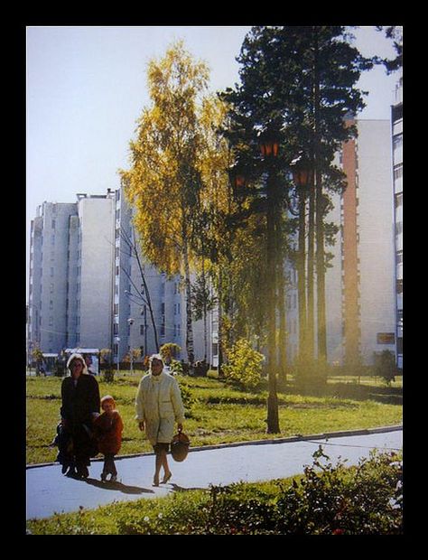 Before the Chernobyl Accident | Chernobyl Disaster Chernobyl Aesthetic, Communist Architecture, Chernobyl 1986, Post Apocalyptic City, Nuclear Apocalypse, Chernobyl Nuclear Power Plant, Chernobyl Disaster, Back In The Ussr, Abandoned Cities